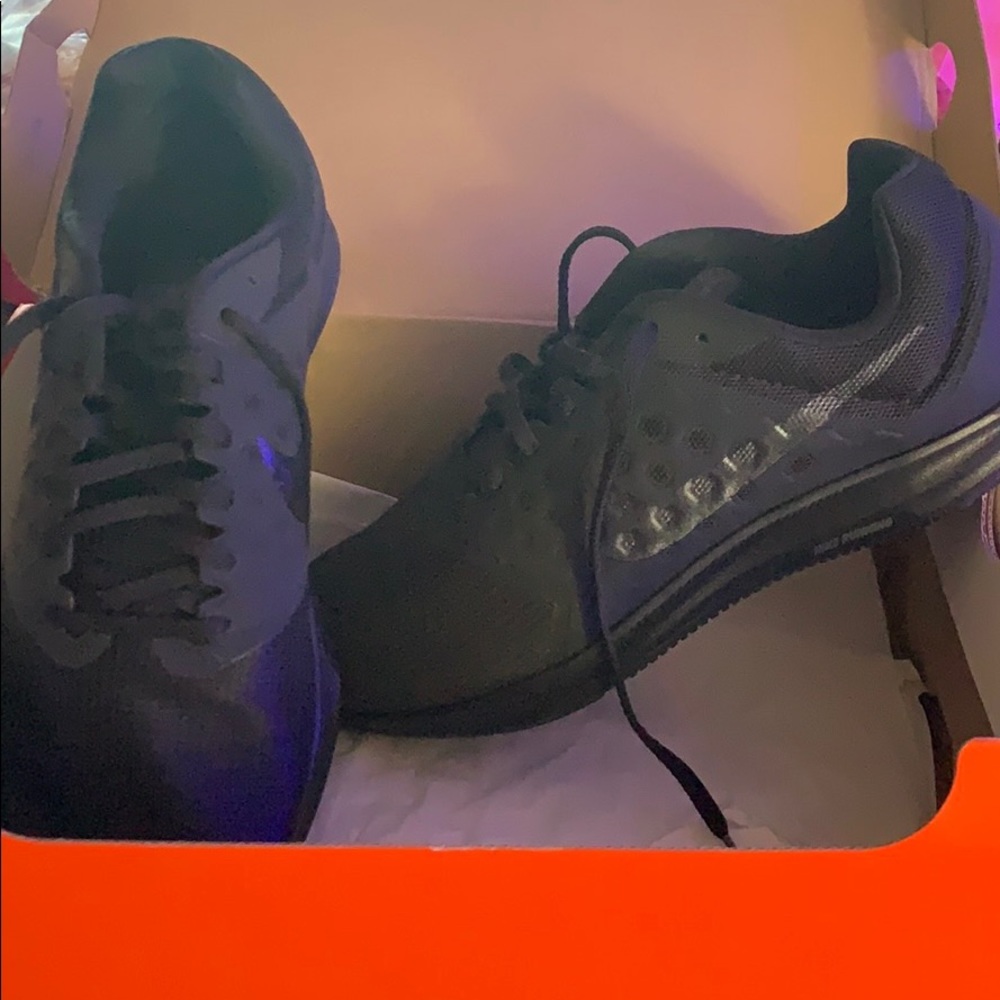 Brand new nike shoes